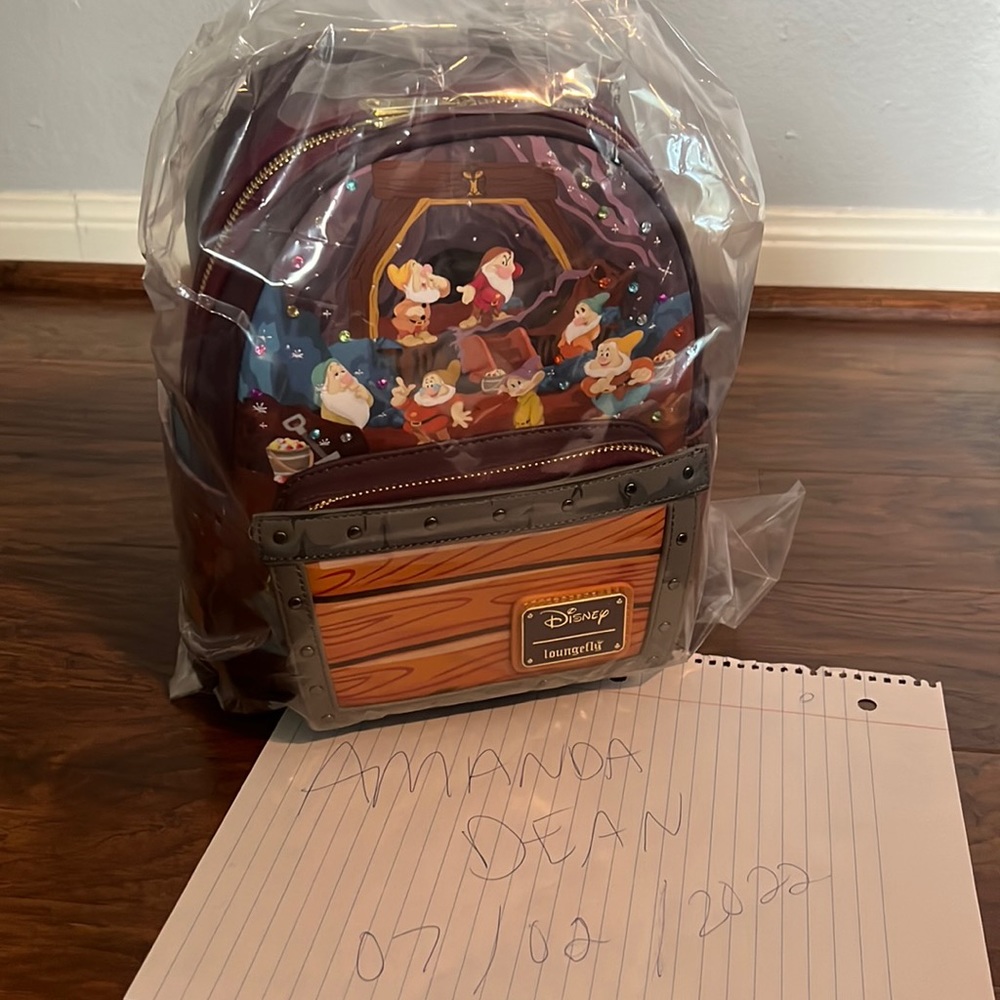 BNWT Snow White 7 dwarf mine cart loungefly backpack